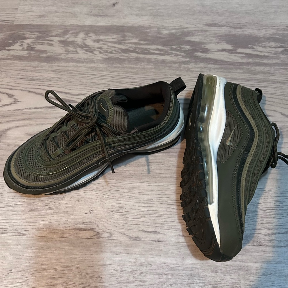 Nike Men's Dark Green Air Max Sneakers